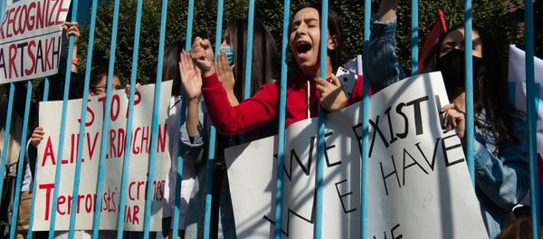 Акция протеста прошла в столице у здания ООН (19 октября 2020). Еревaн Акция протеста прошла в столице у здания ООН (19 октября 2020). Еревaн - Sputnik Արմենիա