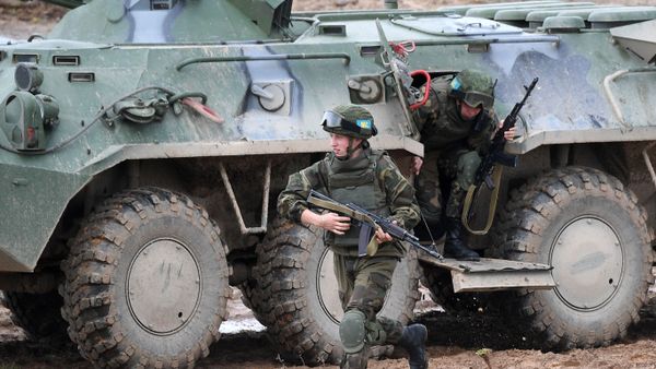 Военнослужащие во время командно-штабных учений ОДКБ Нерушимое братство 2020 на полигоне Лосвидо под Витебском - Sputnik Армения