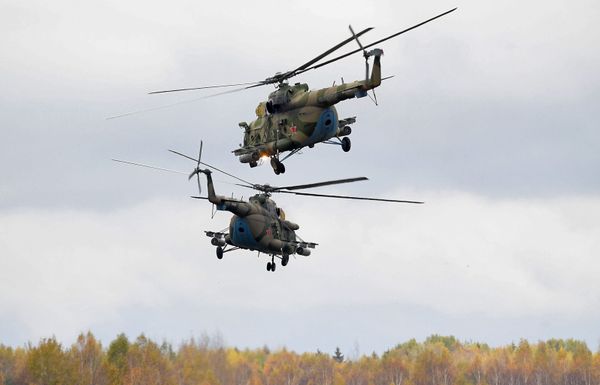 Вертолеты Ми-8 во время командно-штабных учений ОДКБ Нерушимое братство 2020 на полигоне Лосвидо под Витебском Вертолеты Ми-8 во время командно-штабных учений ОДКБ Нерушимое братство 2020 на полигоне Лосвидо под Витебском - Sputnik Армения