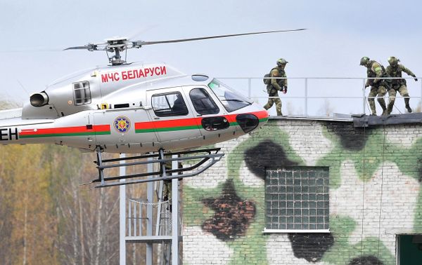 Военнослужащие во время командно-штабных учений ОДКБ Нерушимое братство 2020 на полигоне Лосвидо под Витебском Военнослужащие во время командно-штабных учений ОДКБ Нерушимое братство 2020 на полигоне Лосвидо под Витебском - Sputnik Армения
