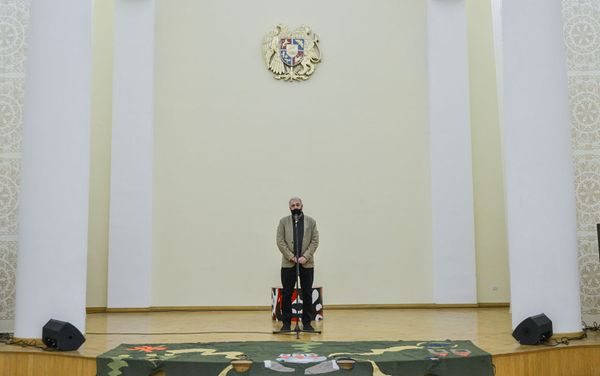 В резиденции президента Армении приняли детей из Арцаха, вынужденно переехавших в Армению из-за турецко-азербайджанской агрессии (20 октября 2020). Еревaн В резиденции президента Армении приняли детей из Арцаха, вынужденно переехавших в Армению из-за турецко-азербайджанской агрессии (20 октября 2020). Еревaн - Sputnik Армения
