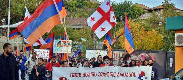 Второй марш тбилисских армян в поддержку армянской армии (23 октября 2020). Тбилиси - Sputnik Армения