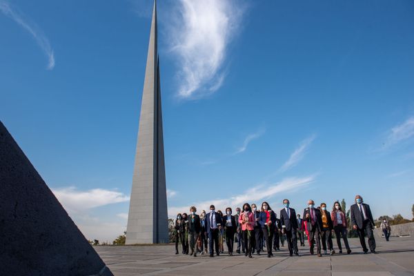 Ֆրանսիացի պատգամավորներն այցելել են Ծիծեռնակաբերդ - Sputnik Արմենիա