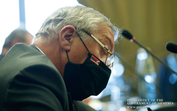 Премьер-министр Армении Никол Пашинян встретился с делегацией депутатов французского парламента (25 октября 2020). Еревaн - Sputnik Армения