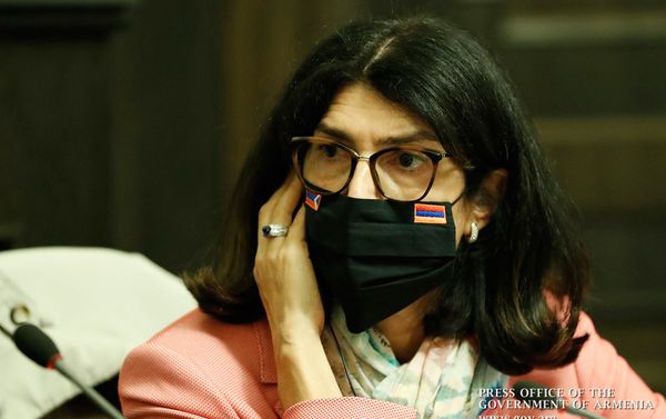 Премьер-министр Армении Никол Пашинян встретился с делегацией депутатов французского парламента (25 октября 2020). Еревaн - Sputnik Армения