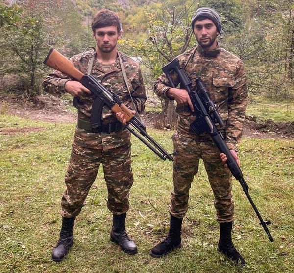 Если не я, то кто? Армянские спортсмены - о непростых буднях на передовой в Карабахе Если не я, то кто? Армянские спортсмены - о непростых буднях на передовой в Карабахе - Sputnik Армения