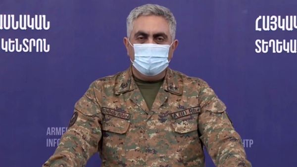 Брифинг представителя Минобороны РА Арцруна Ованнисяна и заместителя министра по чрезвычайным ситуациям Армена Памбухчяна (26 октября 2020). Еревaн - Sputnik Армения