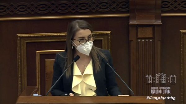 Замминистра юстиции Армении Кристине Григорян на внеочередном заседании парламента (27 октября 2020). Еревaн - Sputnik Արմենիա