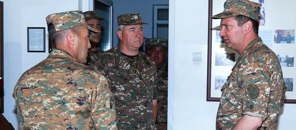 Командующий Армией обороны Карабаха Джалал Арутюнян посетил одну из воинских частей (29 июня 2020). Карабах - Sputnik Արմենիա