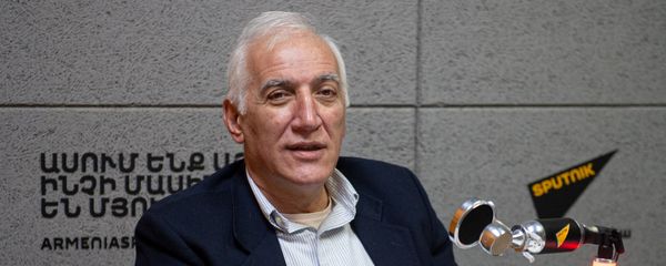 Экономист Ваагн Хачатурян в гостях радио Sputnik - Sputnik Армения