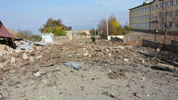 Последствия обстрелов Шуши (28 октября 2020). Карабах - Sputnik Армения