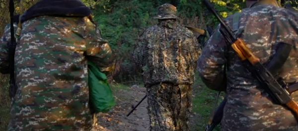 Женщины-добровольцы на войне в Нагорном Карабахе Женщины-добровольцы на войне в Нагорном Карабахе - Sputnik Армения