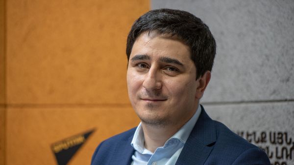 Представитель Армении в Европейском суде по правам человека Егише Киракосян в гостях радио Sputnik - Sputnik Армения