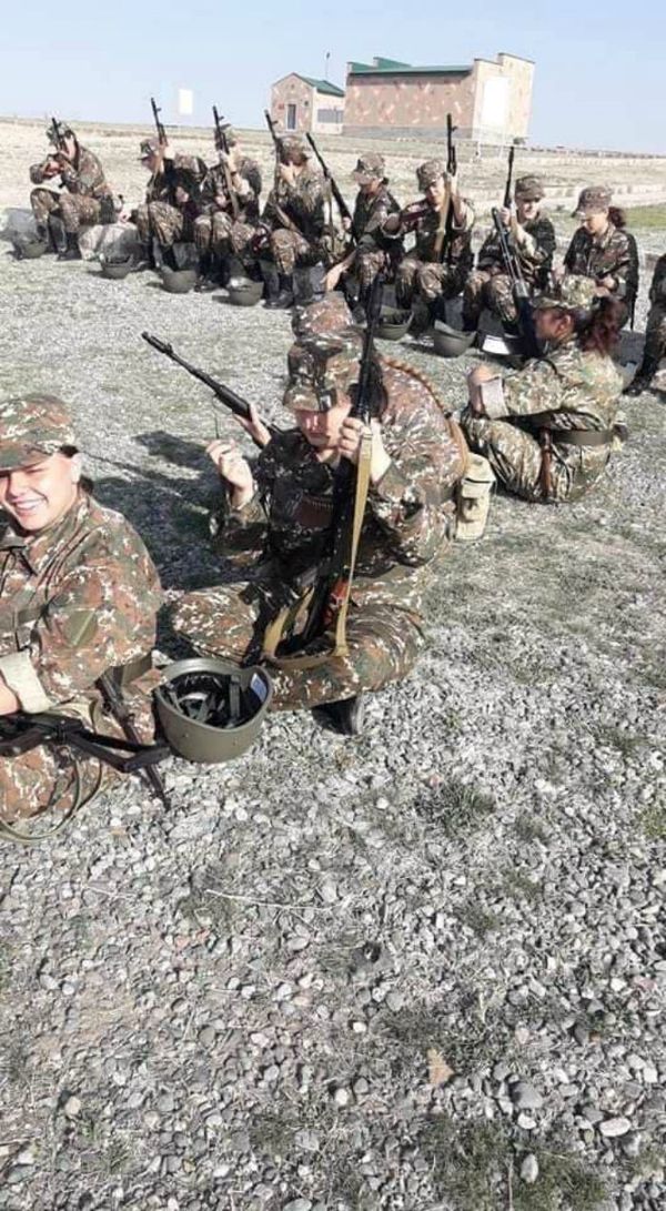 Կանանց առաջին վաշտը պատրաստվում է ռազմաճակատ մեկնել. լուսանկարներ - Sputnik Արմենիա