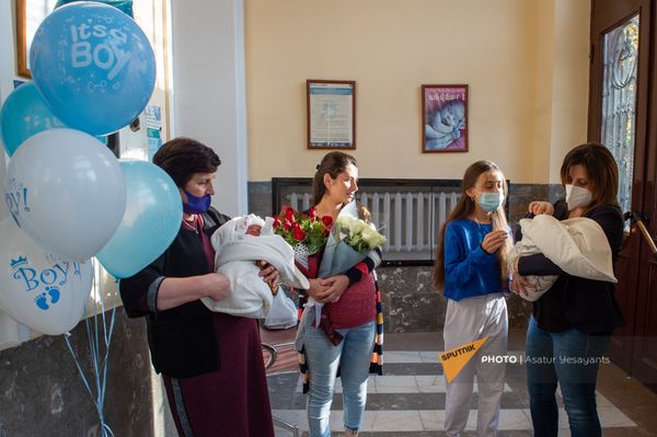 «Իմ էրեխեքը խաղաղություն կբերեն». արցախցի կինը զույգ տղաներ է լույս աշխարհ բերել Երևանում - Sputnik Արմենիա