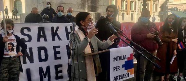 Акция протеста в поддержку Карабаха в Риме  - Sputnik Արմենիա