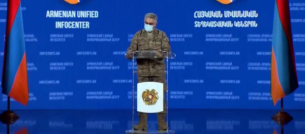 Представитель министерства обороны Армении Арцрун Ованнисян во время брифинга в Едином информационном центре (1 ноября 2020). Еревaн Представитель министерства обороны Армении Арцрун Ованнисян во время брифинга в Едином информационном центре (1 ноября 2020). Еревaн - Sputnik Արմենիա