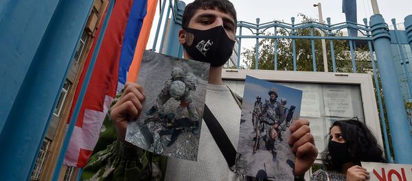 Акция протеста у здания ООН (2 ноября 2020). Еревaн - Sputnik Արմենիա