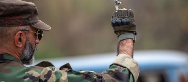 Боевая тренировка граждан в центре Искусство выживания - Sputnik Արմենիա