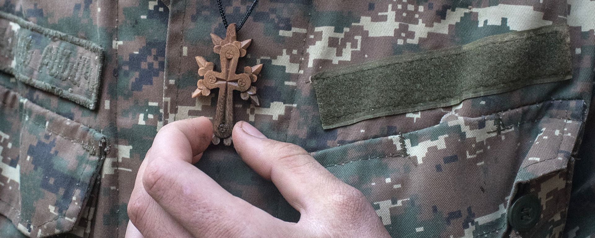 Обряд крещения военнослужащих недалеко от передовой линии (2 ноября 2020). Карабах - Sputnik Армения, 1920, 25.02.2021