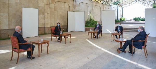 Президент Армен Саркисян принял заместителя мэра Парижа Ануш Торанян (3 ноября 2020). Еревaн Президент Армен Саркисян принял заместителя мэра Парижа Ануш Торанян (3 ноября 2020). Еревaн - Sputnik Արմենիա