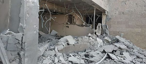 Последствия обстрела здания роддома в Степанакерте (28 октября 2020). Карабах Последствия обстрела здания роддома в Степанакерте (28 октября 2020). Карабах - Sputnik Армения