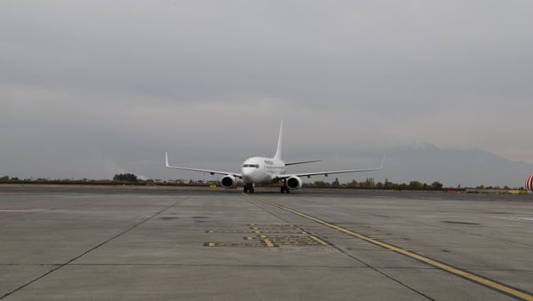Самолет с гуманитарной помощью из российского Пятигорска  прибыла в Армению (5 ноября 2020). Еревaн - Sputnik Армения