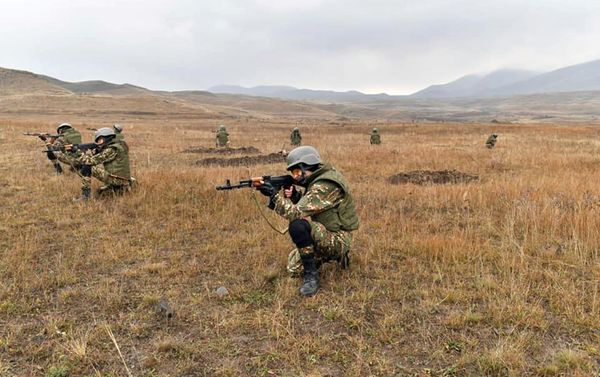 Боевые тренировки женского отряда Эрато Боевые тренировки женского отряда Эрато - Sputnik Армения