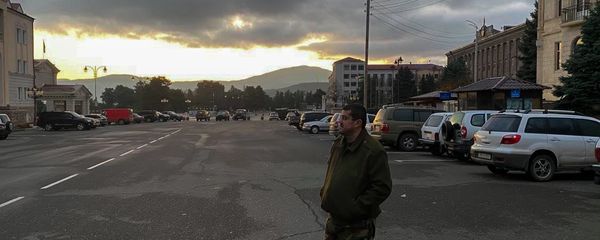 Президент Карабаха Араик Арутюнян на площади Возрождения (8 ноября 2020). Кабарах - Sputnik Արմենիա