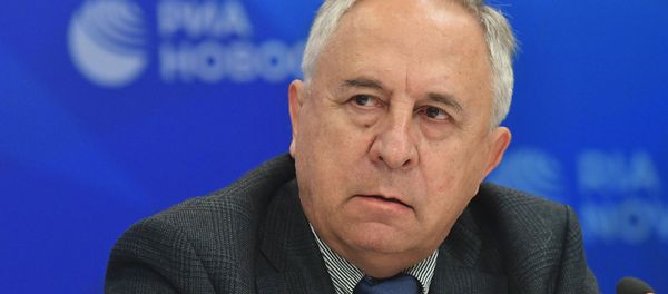 Главный научный сотрудник Института США и Канады Российской академии наук, профессор Виктор Супян во время круглого стола (3 октября 2019). Москвa Главный научный сотрудник Института США и Канады Российской академии наук, профессор Виктор Супян во время круглого стола (3 октября 2019). Москвa - Sputnik Армения