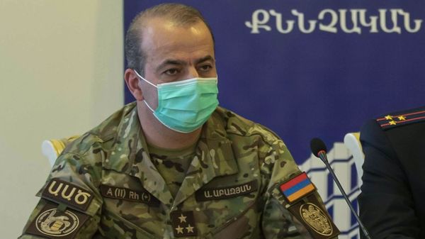 Заместитель директора СНБ Армении Армен Абазян во время пресс-конференции (27 октября 2020). Еревaн - Sputnik Армения