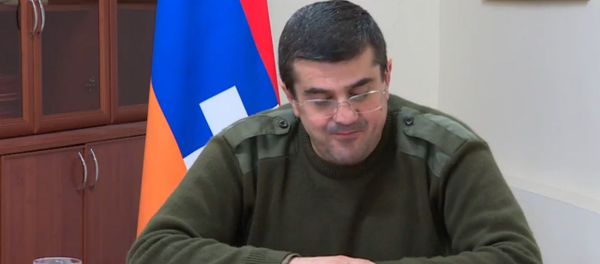 Выступление президента НКР Араика Арутюняна в прямом эфире (10 ноября 2020). Степанакерт Выступление президента НКР Араика Арутюняна в прямом эфире (10 ноября 2020). Степанакерт - Sputnik Армения