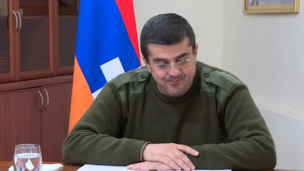 Выступление президента НКР Араика Арутюняна в прямом эфире (10 ноября 2020). Степанакерт - Sputnik Армения
