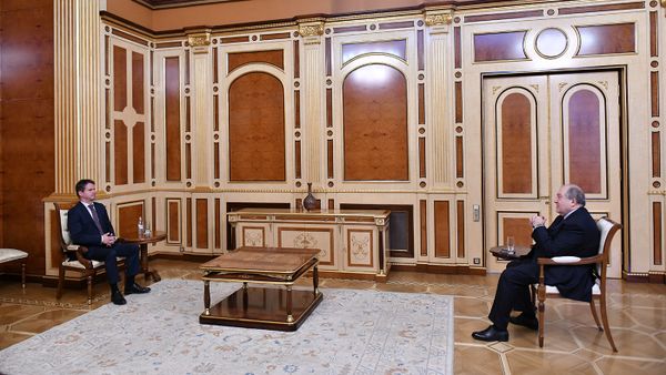 Встреча президента Армении Армена Саркисяна с чрезвычайным и Полномочным Послом Франции в Армении Джонатаном Лакоттом (10 ноября 2020). Еревaн Встреча президента Армении Армена Саркисяна с чрезвычайным и Полномочным Послом Франции в Армении Джонатаном Лакоттом (10 ноября 2020). Еревaн - Sputnik Արմենիա