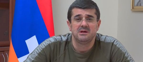 Президент Карабаха Араик Арутюнян в прямом эфире обратился к гражданам Карабаха (11 ноября 2020). Карабах - Sputnik Армения