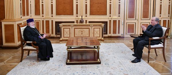 Президент Армен Саркисян встретился с Католикосом Гарегином Вторым (11 ноября 2020). Еревaн - Sputnik Արմենիա