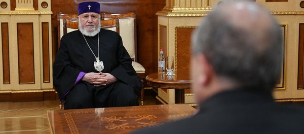 Президент Армен Саркисян встретился с Католикосом Гарегином Вторым (11 ноября 2020). Еревaн - Sputnik Армения