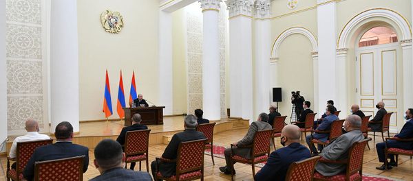 Президент Армен Саркисян встретился с группой представителей культурной и спортивной сфер, а также неправительственных организаций (13 ноября 2020). Еревaн - Sputnik Արմենիա