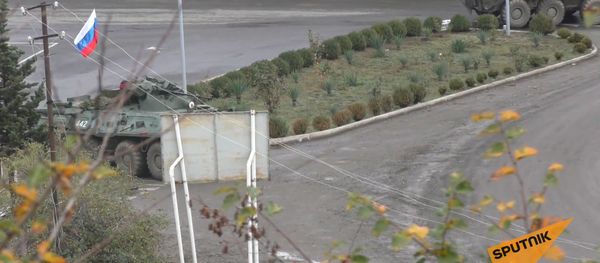 Российские миротворцы устанавливают наблюдательные посты в Карабахе Российские миротворцы устанавливают наблюдательные посты в Карабахе - Sputnik Армения