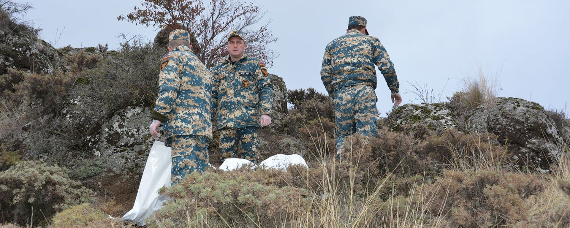 ГСЧС Карабаха при содействии российских миротворцев и МККК осуществляет обмен телами солдат  - Sputnik Արմենիա, 1920, 29.03.2021