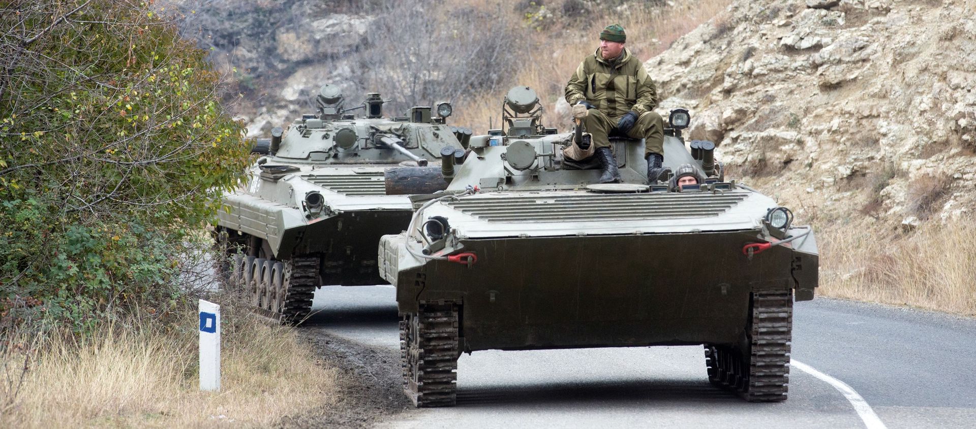 Боевые машины пехоты российских миротворцев в Нагорном Карабахе - Sputnik Արմենիա, 1920, 26.08.2021