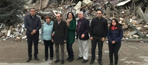 Омбудсмен НКР Артак Бегларян принял Кэролайн Кокс и Армана Татояна (14 ноября 2020). Степанакерт - Sputnik Արմենիա