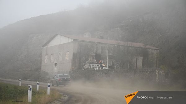 Дорога на подступе к Шуши после окончания военных действий (14 ноября 2020). Карабах - Sputnik Армения