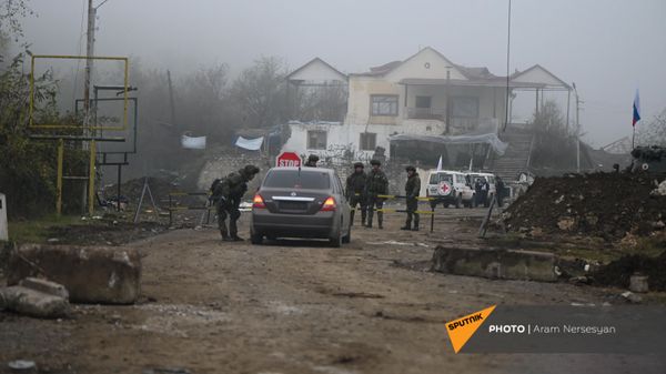 Дорога на подступе к Шуши после окончания военных действий (14 ноября 2020). Карабах - Sputnik Армения