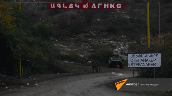 Дорога на подступе к Шуши после окончания военных действий (14 ноября 2020). Карабах - Sputnik Армения