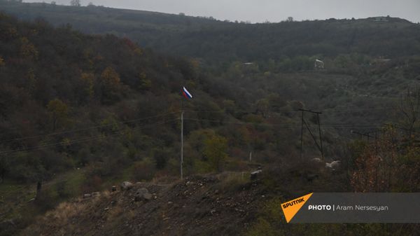 Дорога на подступе к Шуши после окончания военных действий (14 ноября 2020). Карабах Дорога на подступе к Шуши после окончания военных действий (14 ноября 2020). Карабах - Sputnik Армения