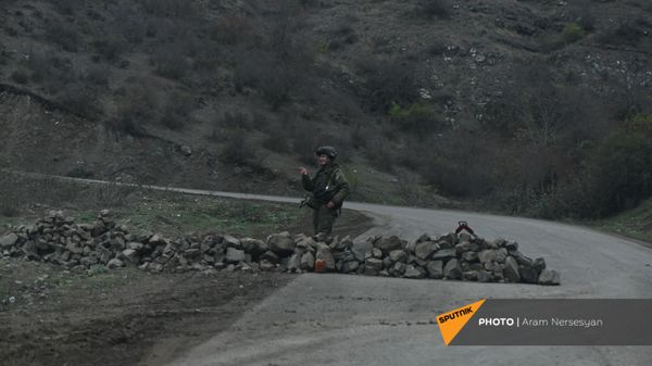 Дорога на подступе к Шуши после окончания военных действий (14 ноября 2020). Карабах - Sputnik Армения