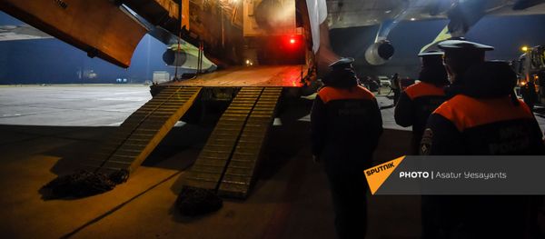 Спецборт авиации МЧС России с аэромобильным госпиталем приземлился в Ереване (15 ноября 2020). Армения Спецборт авиации МЧС России с аэромобильным госпиталем приземлился в Ереване (15 ноября 2020). Армения - Sputnik Армения