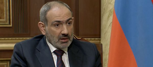 Премьер-министр Никол Пашинян отвечает на вопросы журналистов в режиме онлайн пресс-конференции (16 ноября 2020). Еревaн - Sputnik Արմենիա