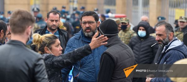 Акция протеста родителей солдат пропавших без вести у здания Минобороны (16 ноября 2020). Еревaн - Sputnik Армения